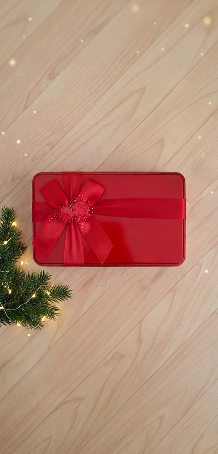 Gül Süslemeli Metal Hediye Ve Saklama Kutusu 19CM